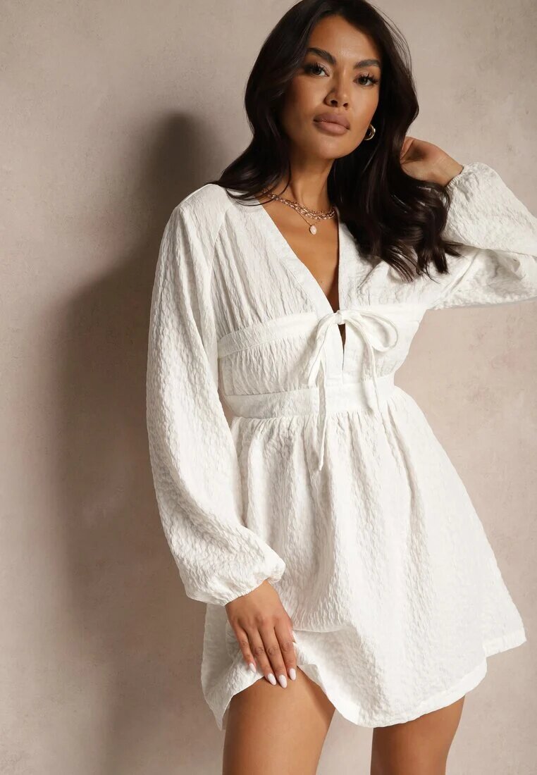 retro & icone Rochie Albă Legată Cloș cu Relief Decorativ Falretia