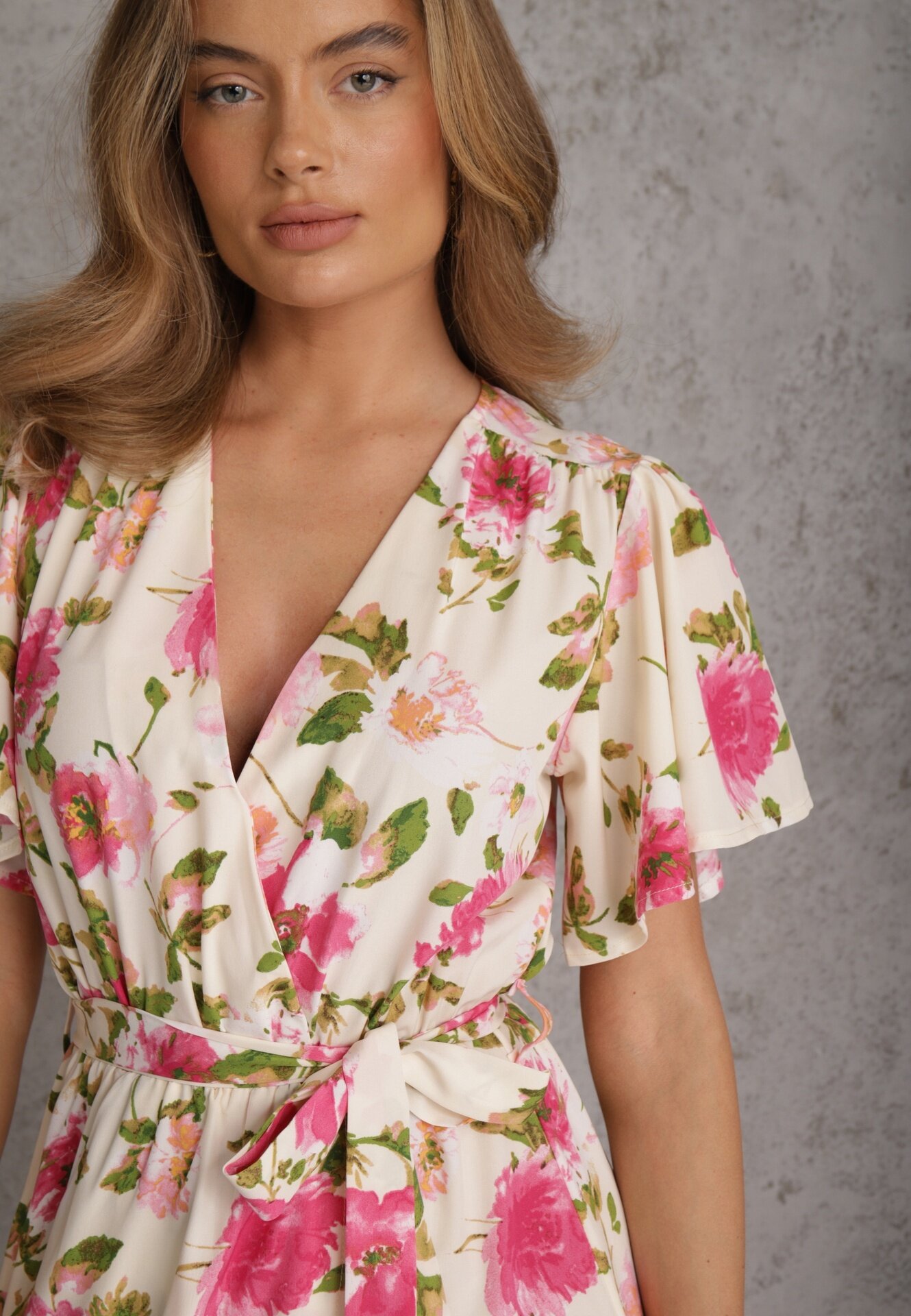 retro & icone Rochie Bej-Roz petrecută evazată cu volan și elastic în talie legată cu cordon Iratia