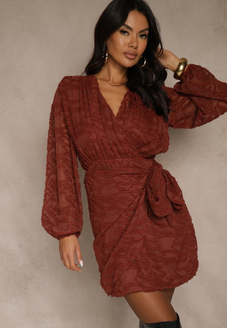 retro & icone Rochie Bordeaux din țesătură Plumeti cu croi petrecut Zenisala