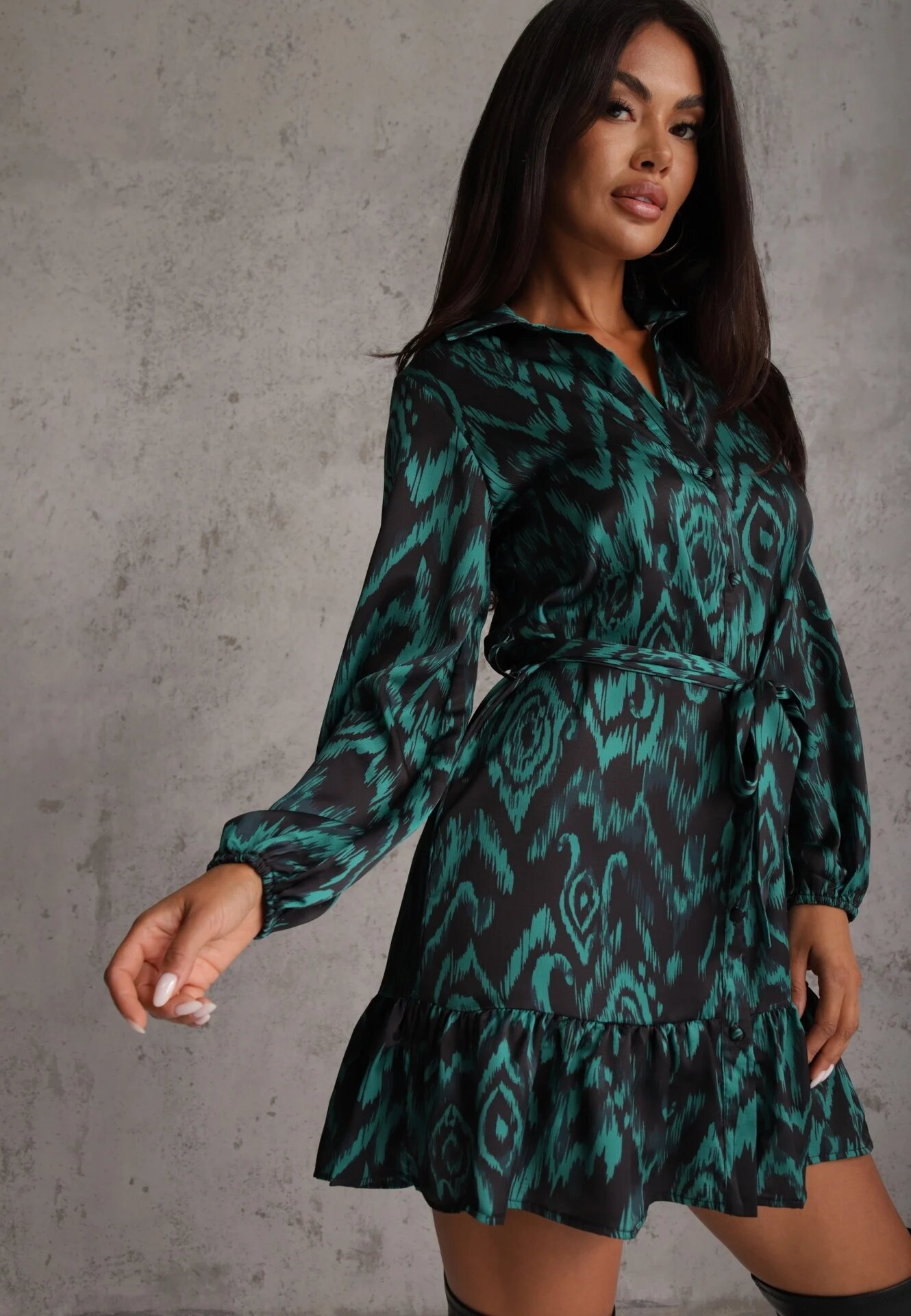 retro & icone Rochie cămașă verde cu cordon legat și volane Khristina