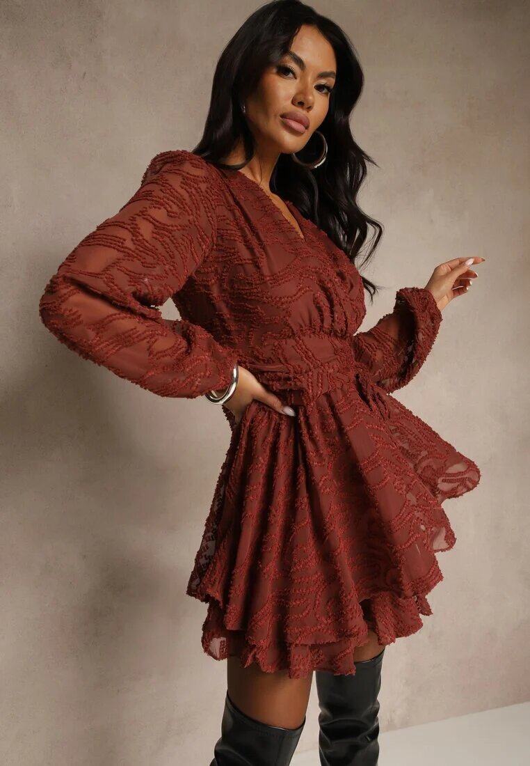 retro & icone Rochie Evazată Roșie din Plasă cu Model în Relief Decorativ Zenessalia