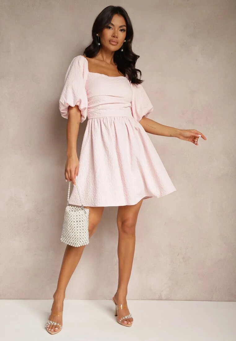 retro & icone Rochie evazată roz cu un top elastic și umeri bufanti Velzemia