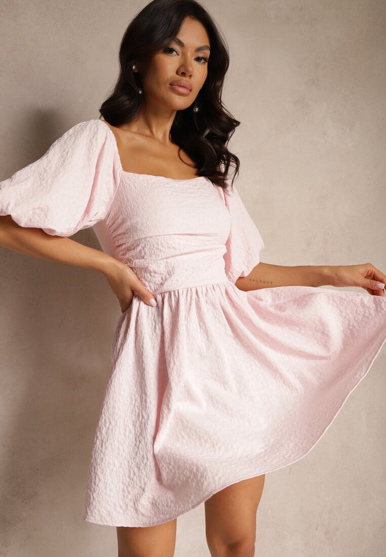 retro & icone Rochie evazată roz cu un top elastic și umeri bufanti Velzemia