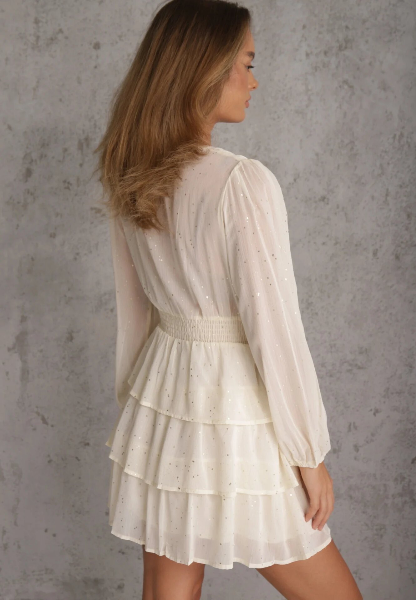 retro & icone Rochie Mini Bej deschis Cloș cu Imprimeu Metalic și Volane Enrilea