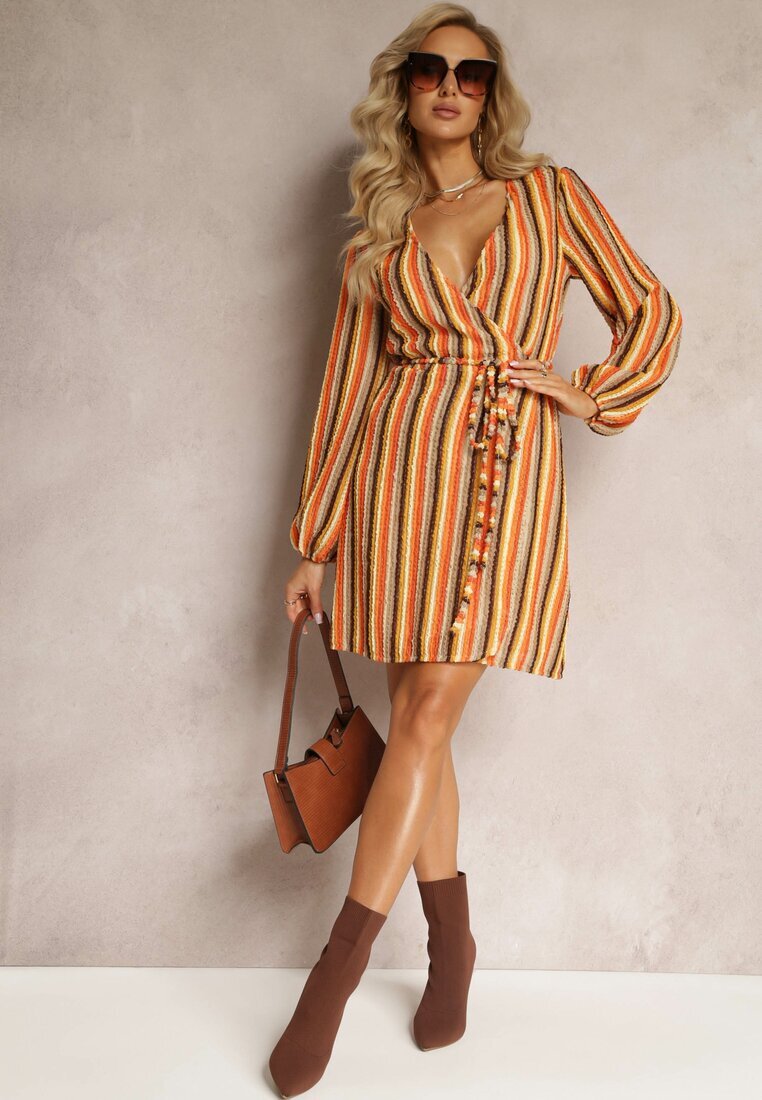 retro & icone Rochie Mini Portocalie în Dungi cu Decolteu Petrecut și Curea din Material Aketane