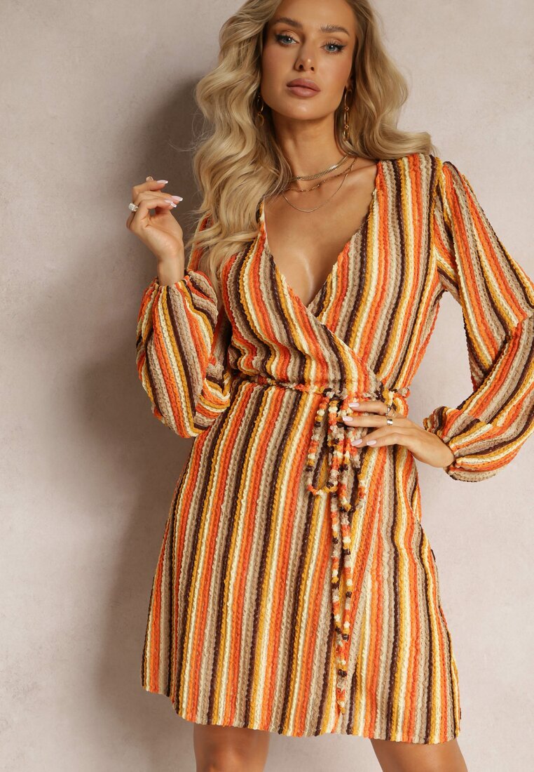 retro & icone Rochie Mini Portocalie în Dungi cu Decolteu Petrecut și Curea din Material Aketane