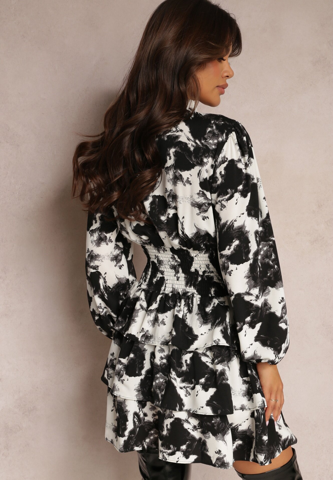 retro & icone Rochie Neagră Cambrată Mini cu Volan Befionie