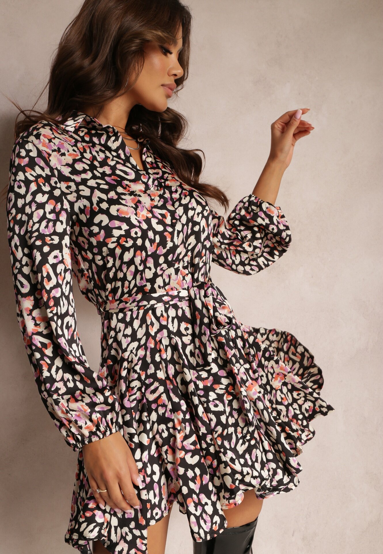 retro & icone Rochie Neagră Cloche Tip cămașă cu Cordon Legat Shesh