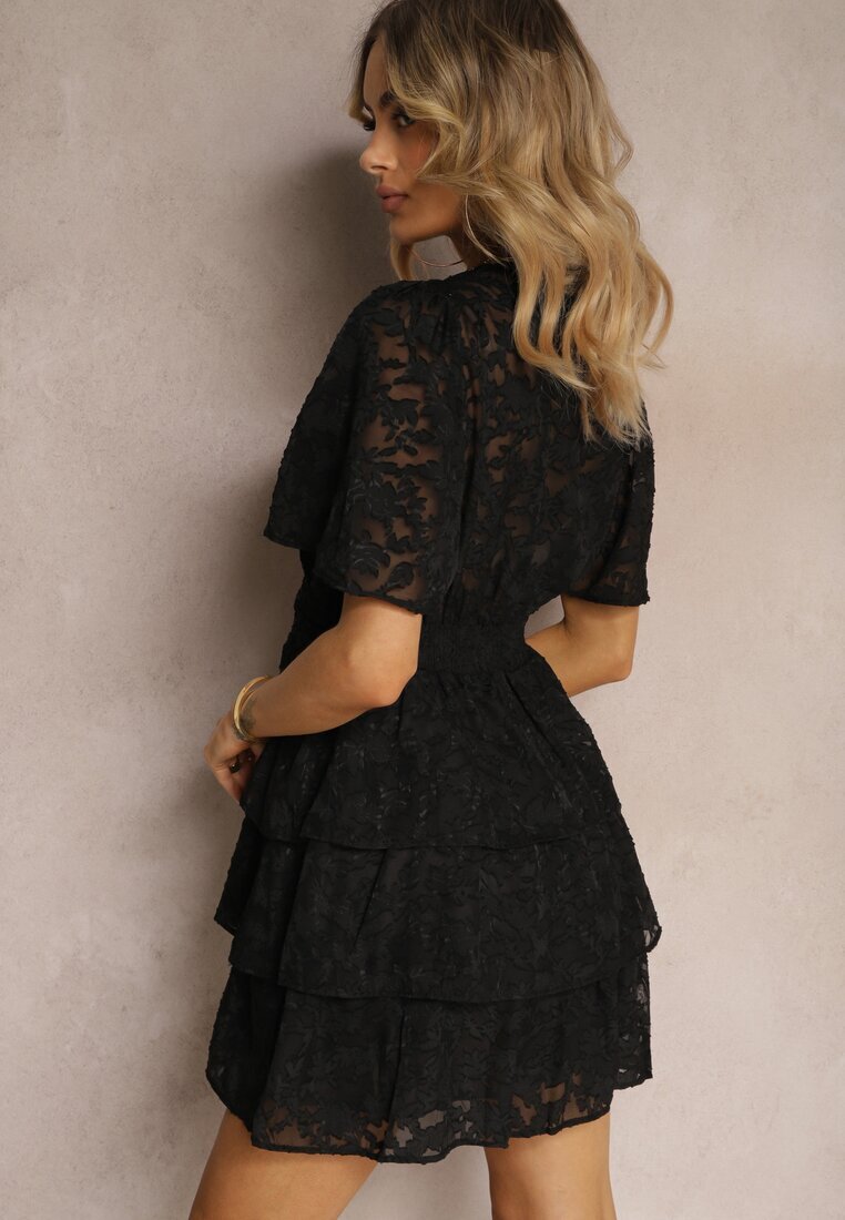retro & icone Rochie Neagră cu croială evazată cu decolteu în V și volane Drapia