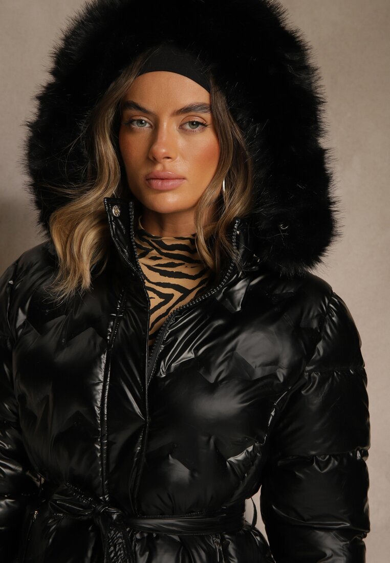 romee's Geacă Neagră Matlasată cu blană detașabilă și glugă decorată cu centură Olinesa