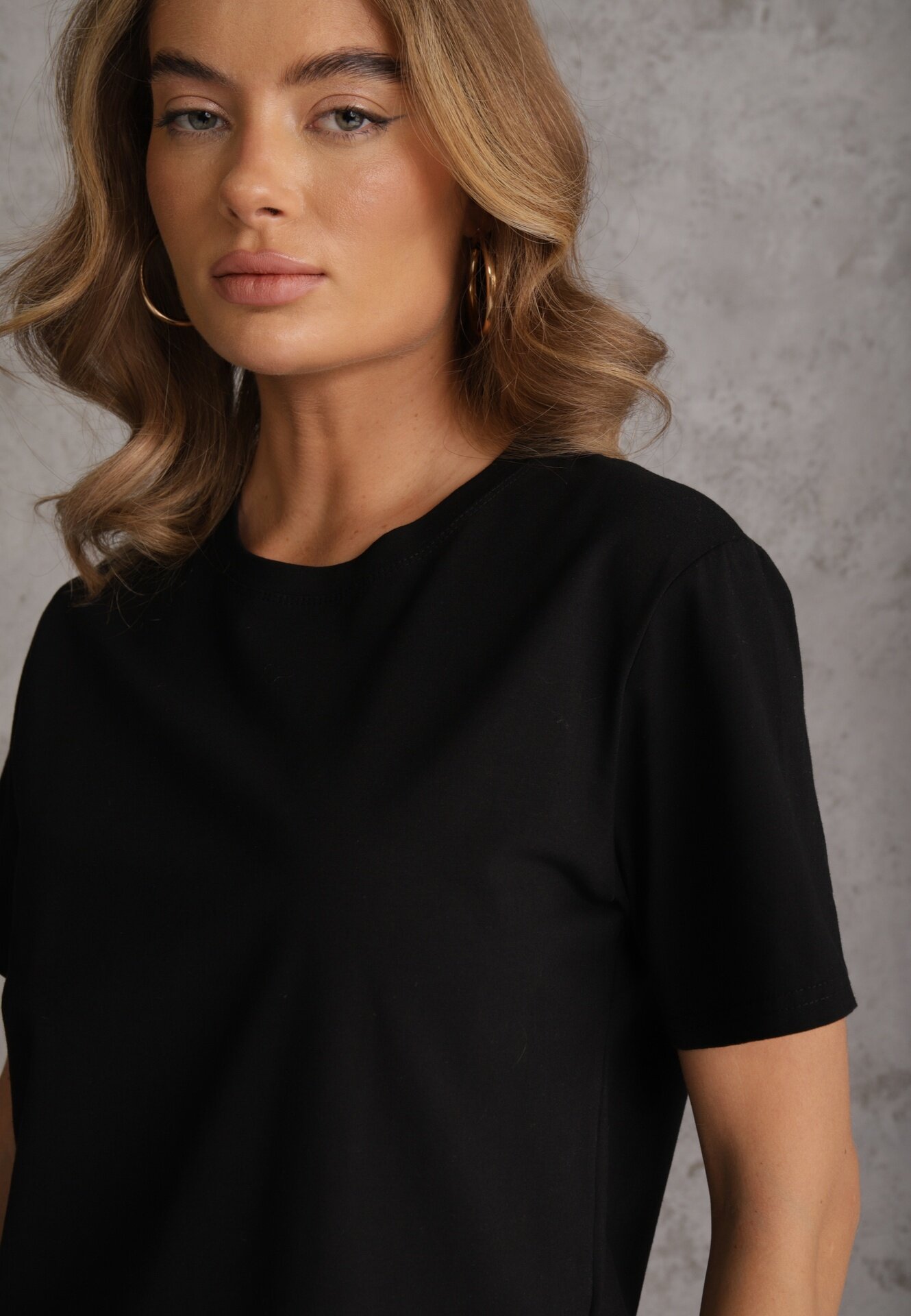 romee's Tricou negru de bumbac decorat pe laterale cu fante Brinelle