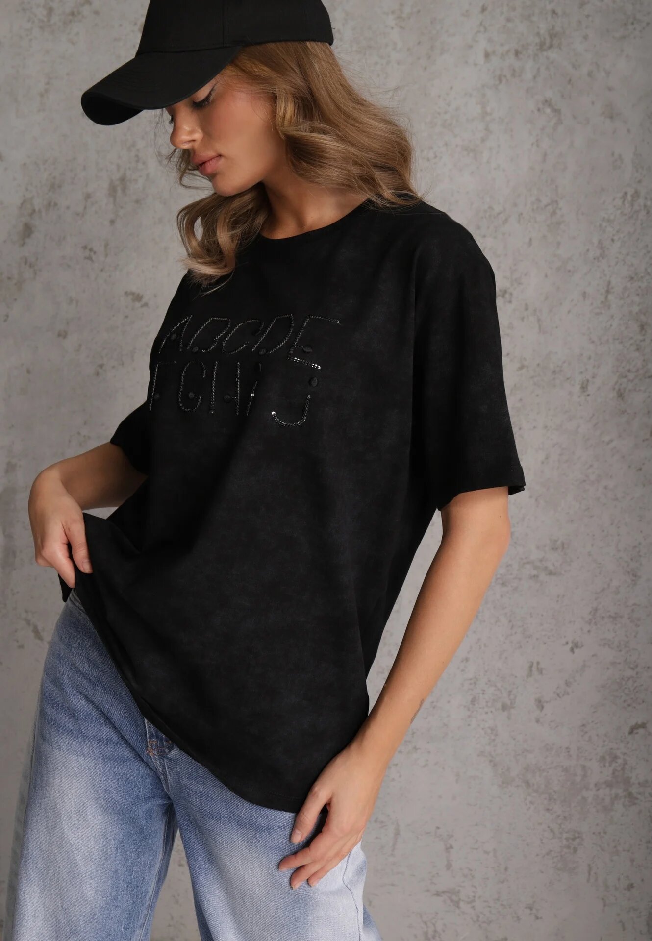 romee's Tricou oversize negru de bumbac cu inscripție brodată cu paiete Talomora