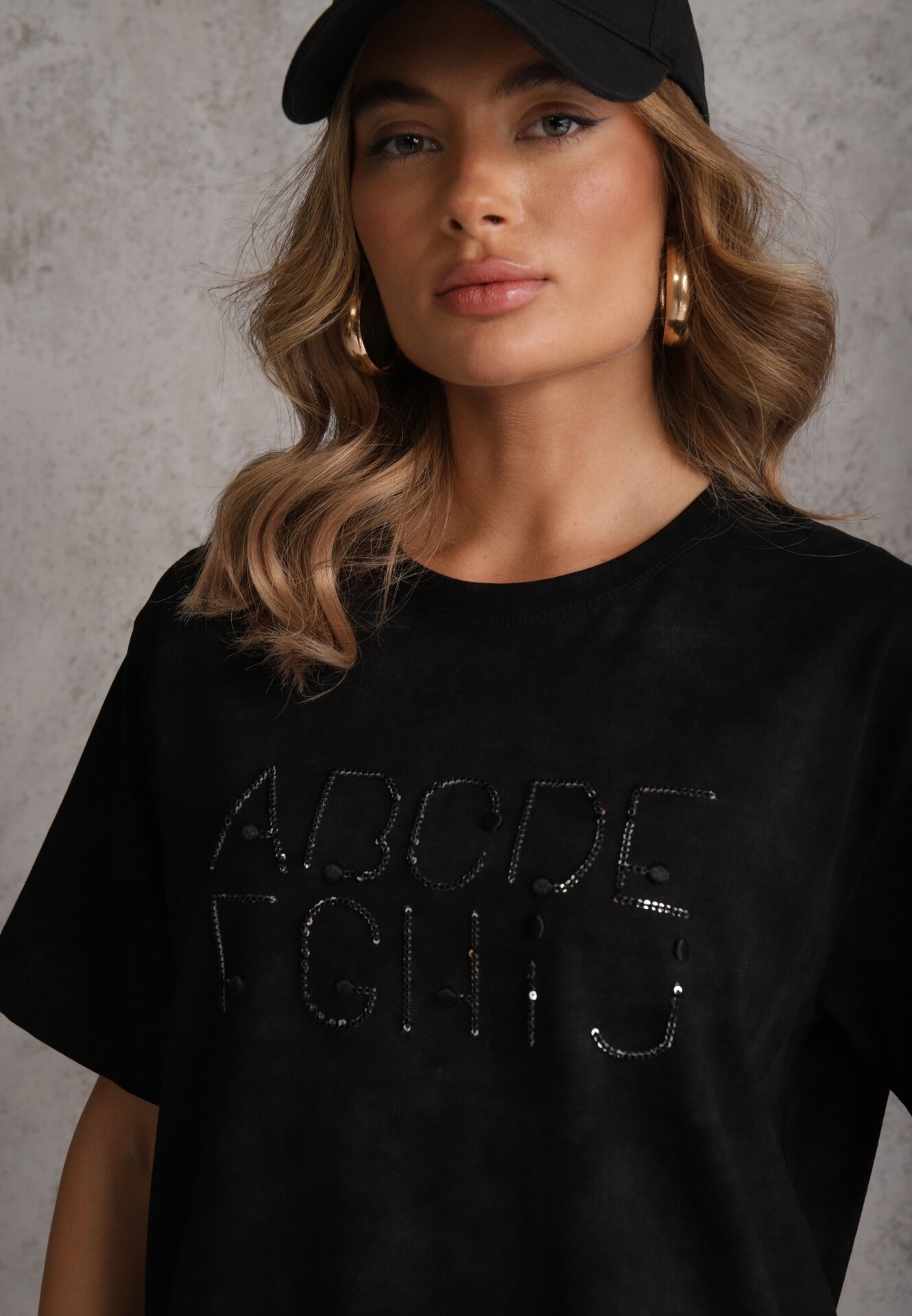 romee's Tricou oversize negru de bumbac cu inscripție brodată cu paiete Talomora