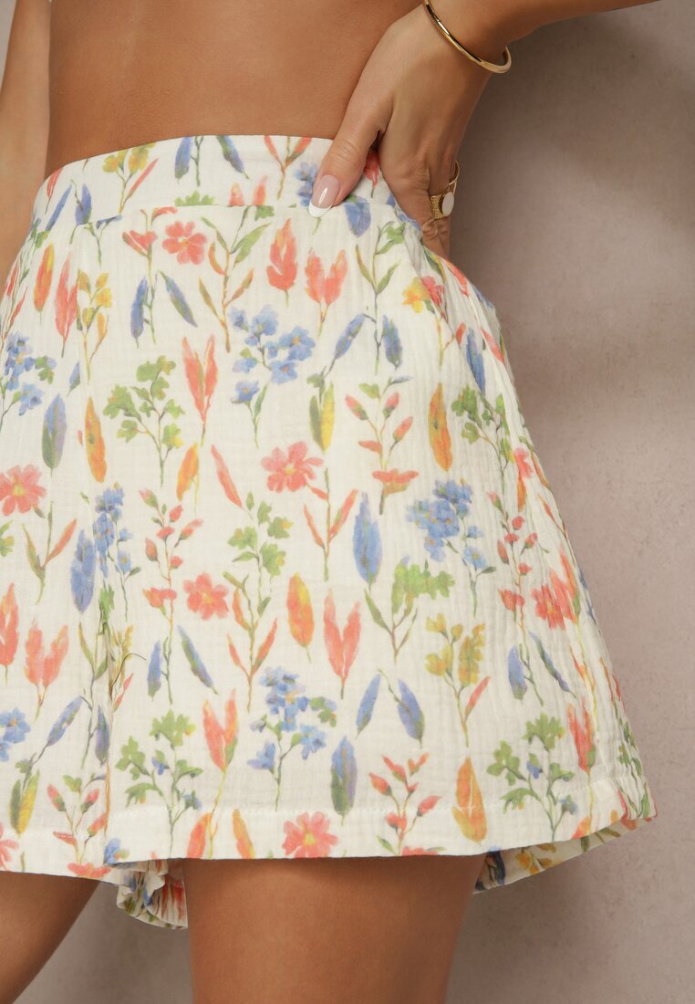 rosa Pantaloni scurți bej din bumbac cu imprimeu floral Nilarose