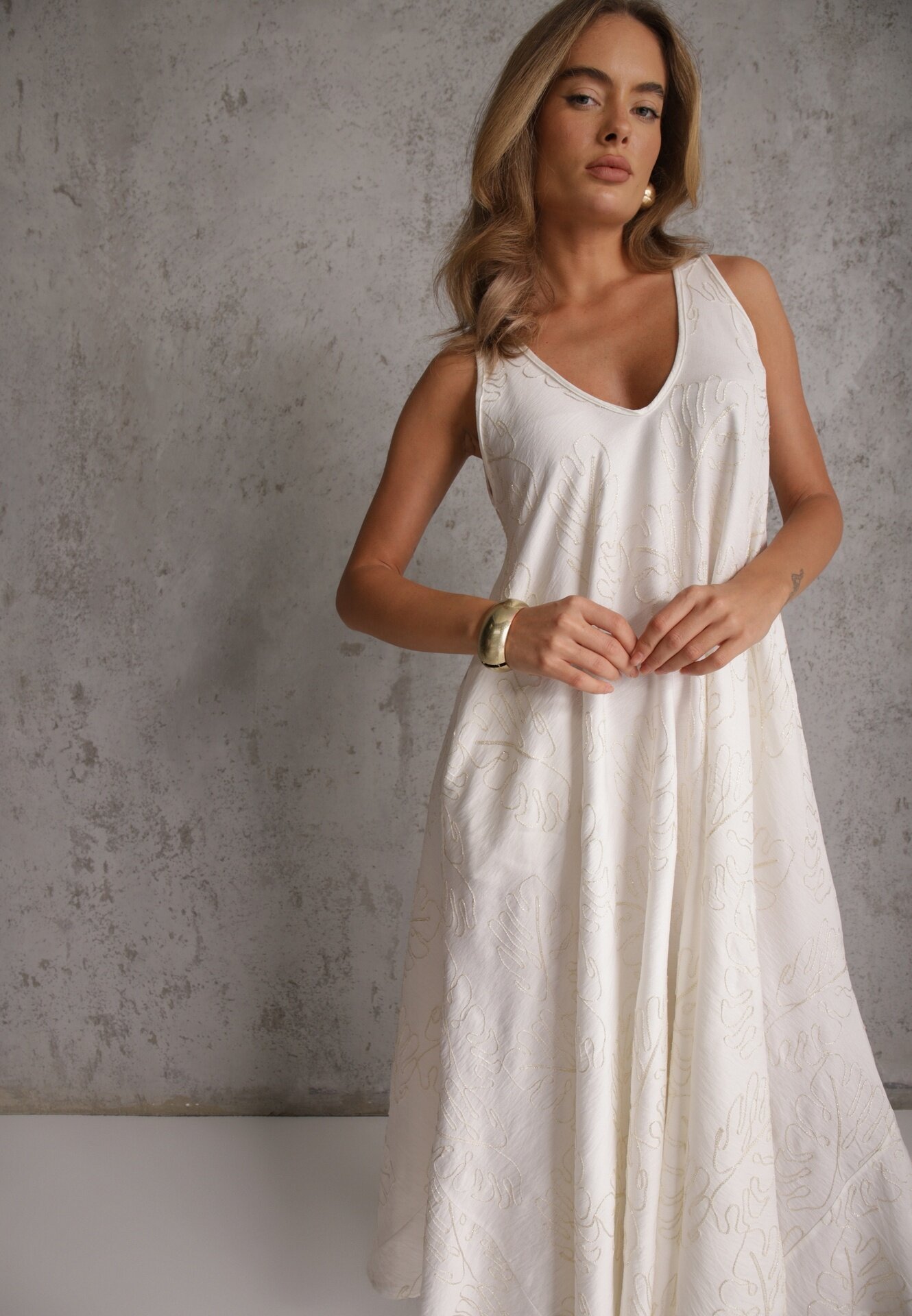 rosa Rochie din viscoză decorată cu broderie cu fir metalic Chionione Albă