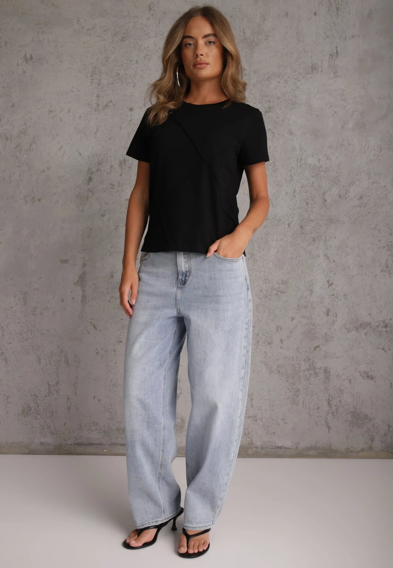 rosse line T-shirt din bumbac cu croială clasică și cusături decorative în romburi Luara Negru