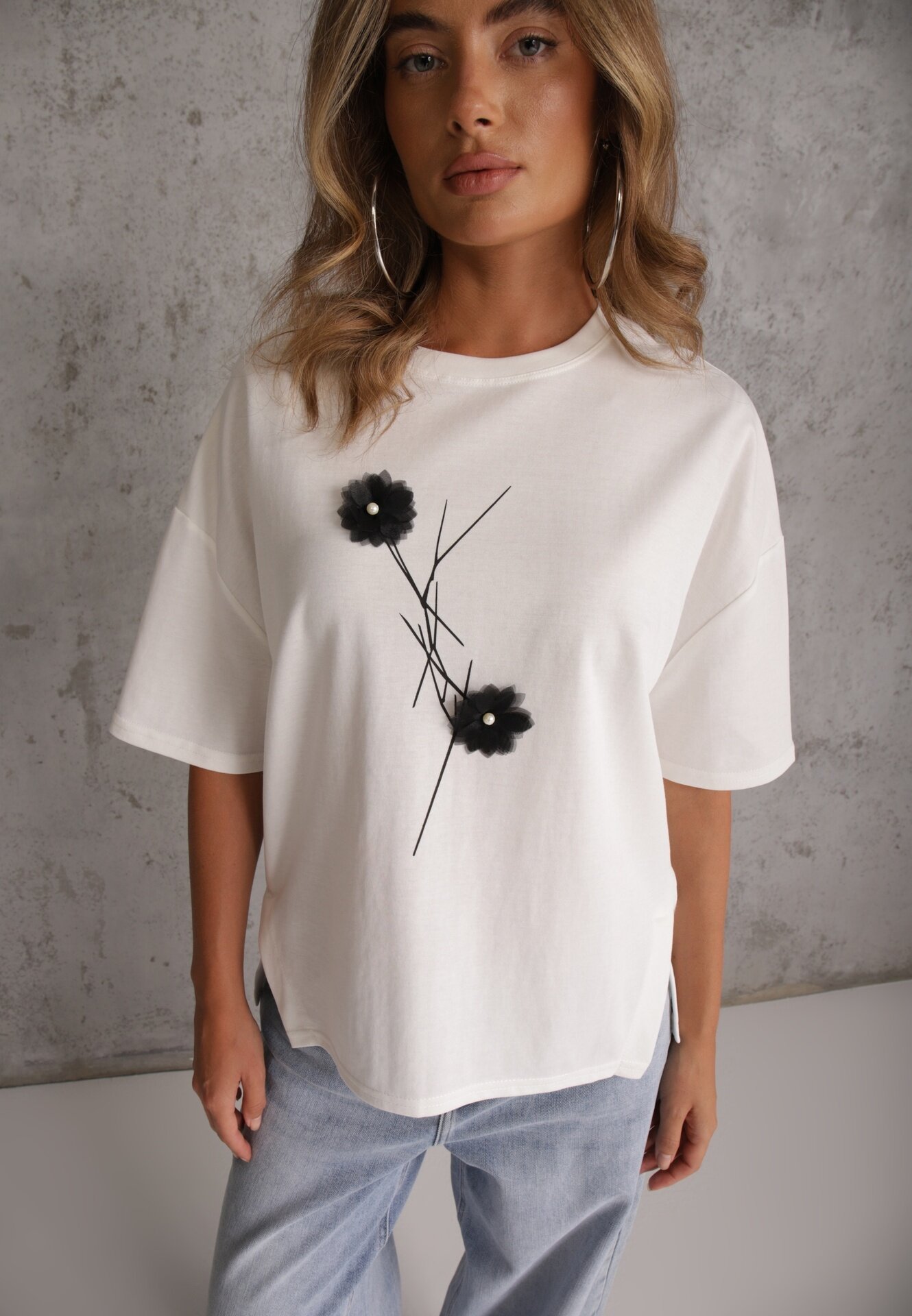 rosse line T-shirt din viscoză decorat cu flori și perle Muvine Alb