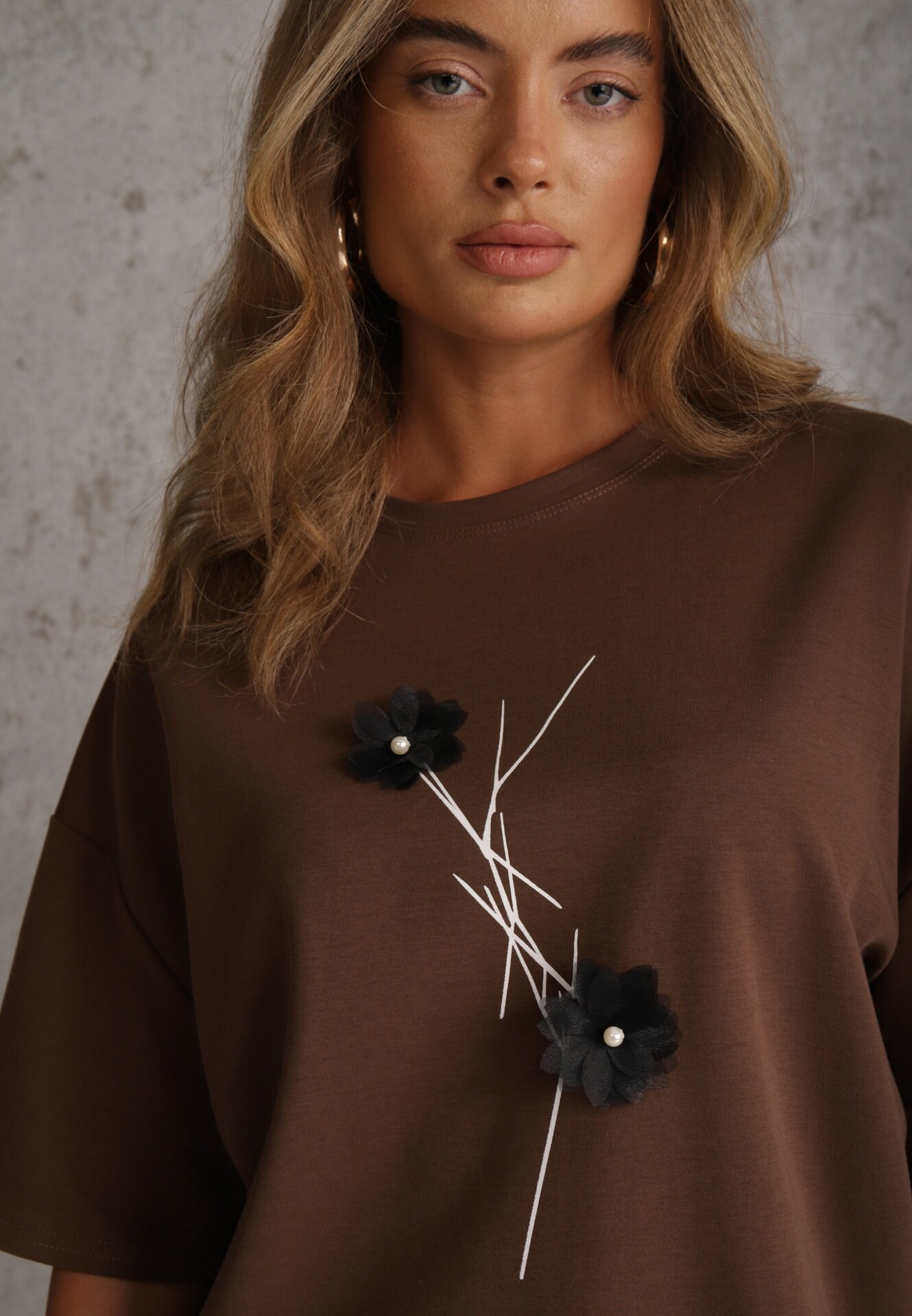 rosse line T-shirt din viscoză decorat cu flori și perle Muvine Maro