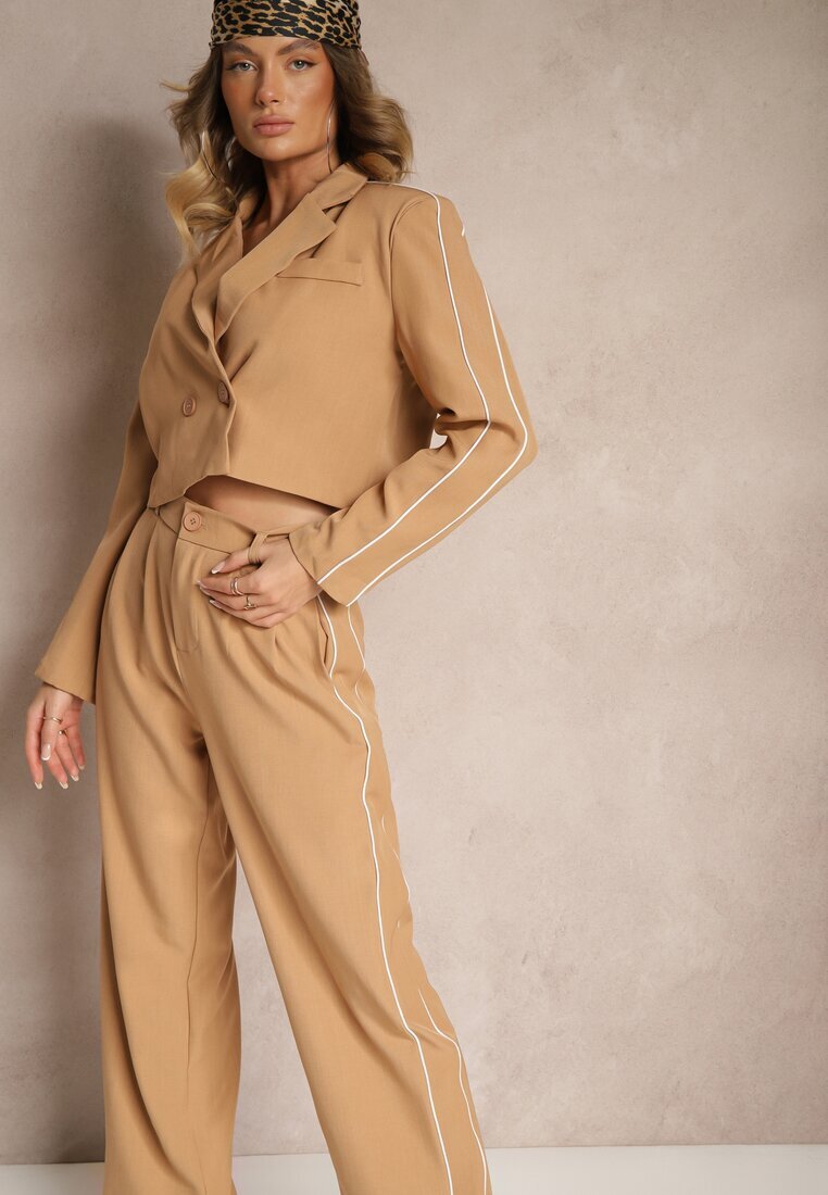  Set costum bej cu lampas Sacou scurt și Pantaloni largi cu pense Lorenda