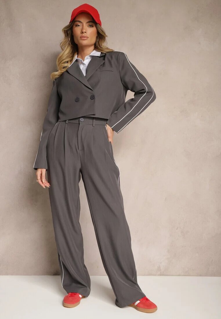  Set de Costum Gri cu Bandă Laterală Sacou Scurt și Pantaloni Largi cu Pense Lorenda
