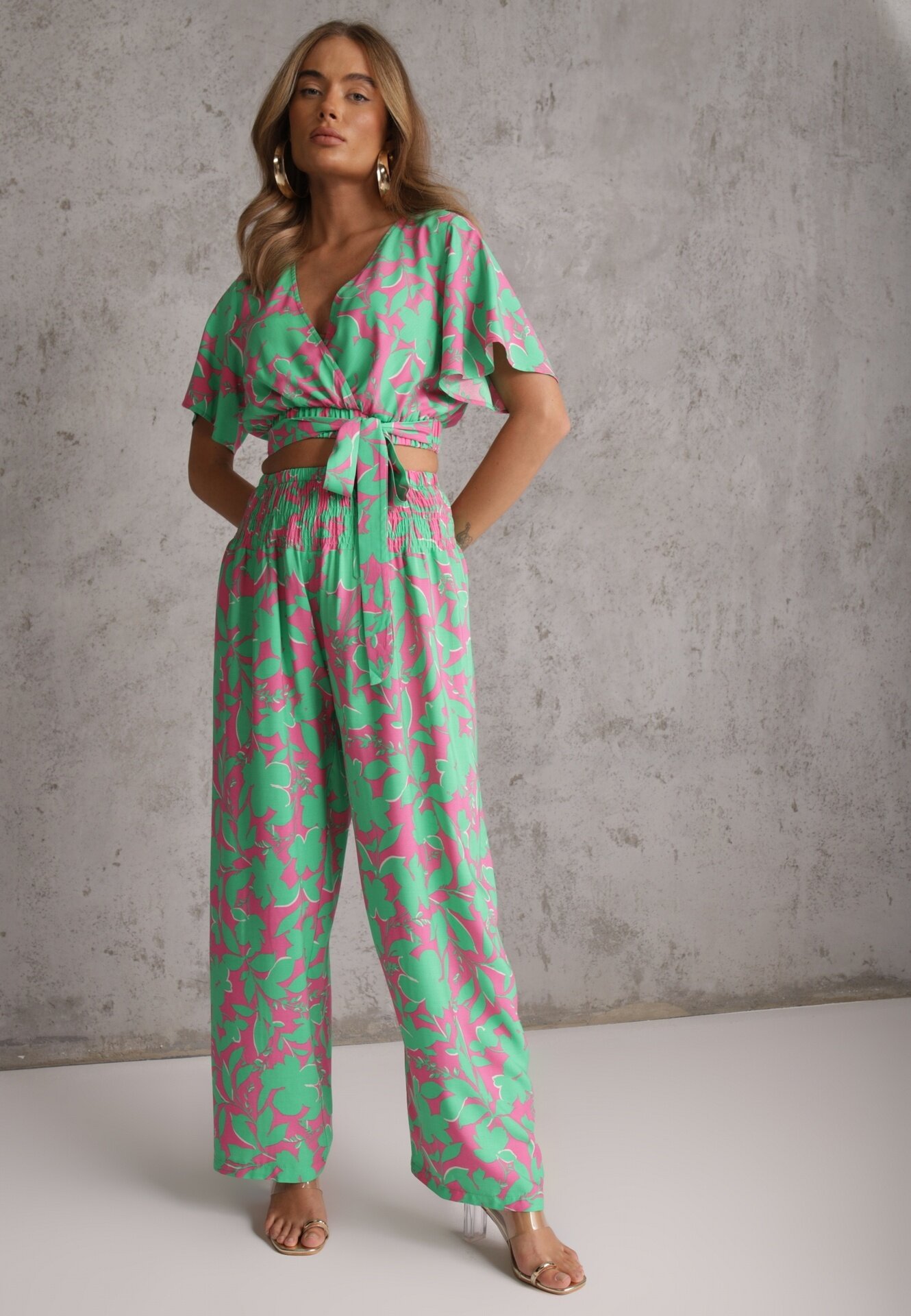 Set Verde deschis 2 piese cu Pantaloni largi și Bluză scurtă din viscoză Steliisa