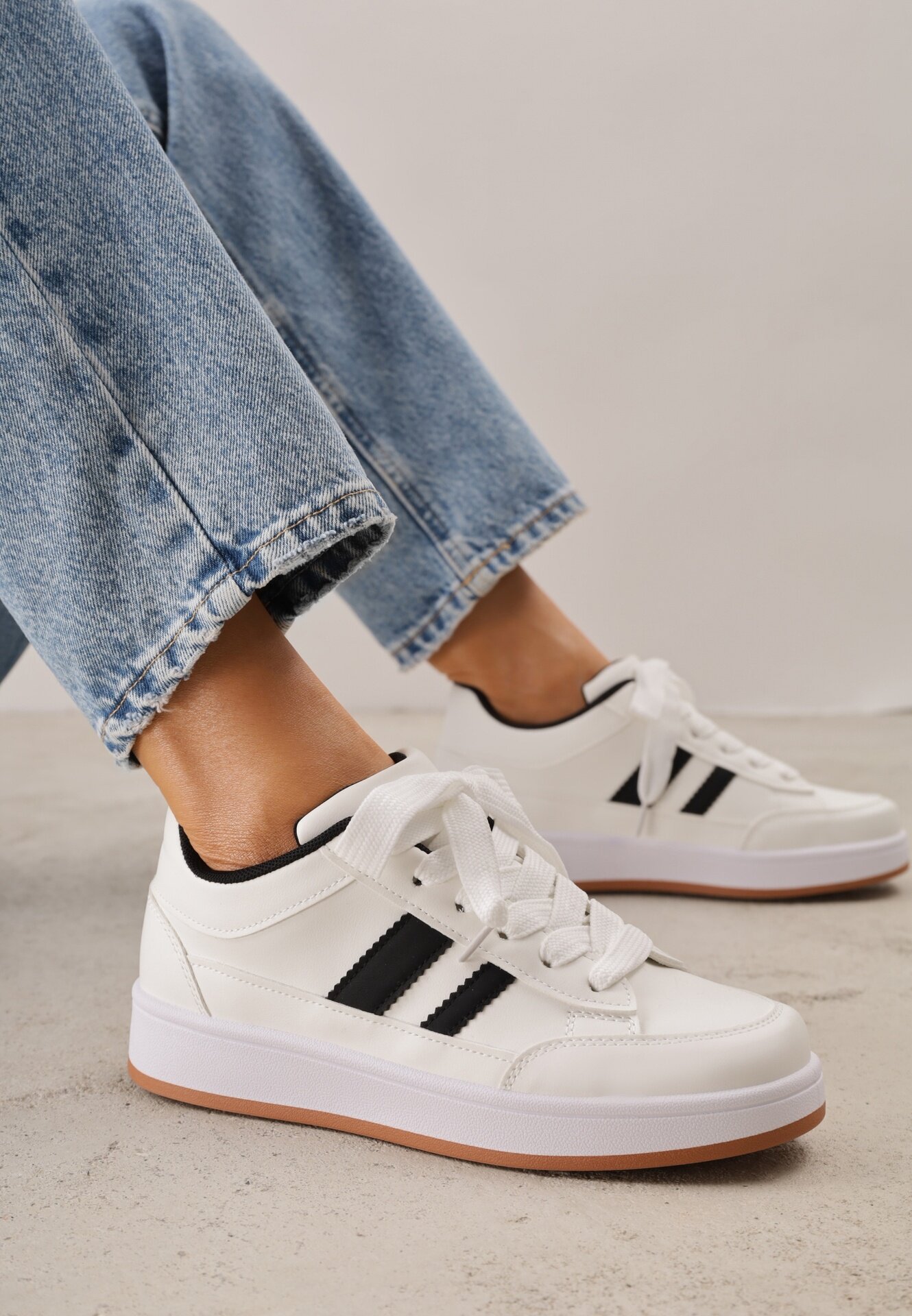  Sneakers Basic cu dungi laterale Adila Albi