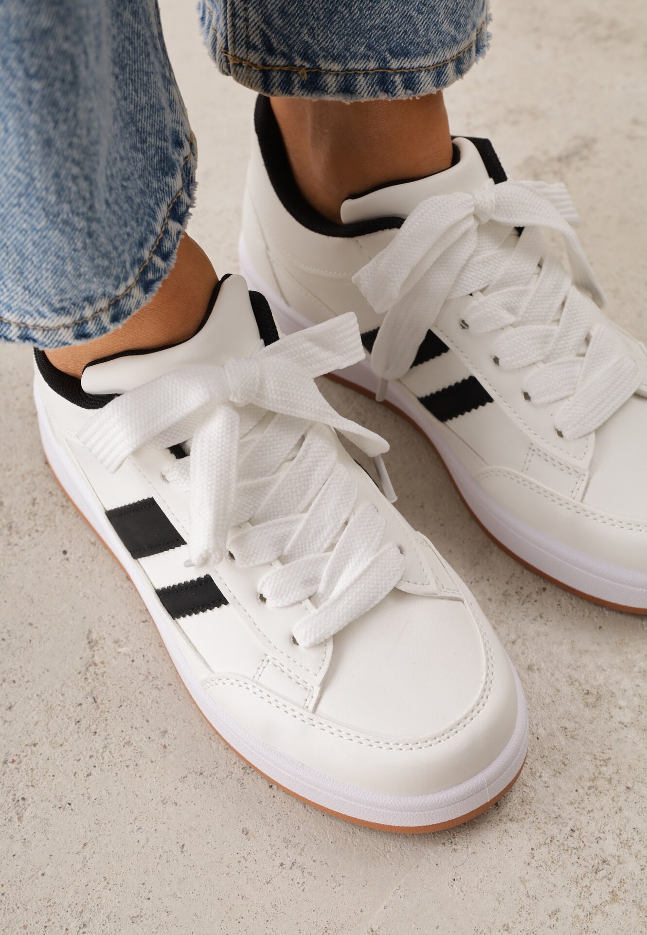  Sneakers Basic cu dungi laterale Adila Albi