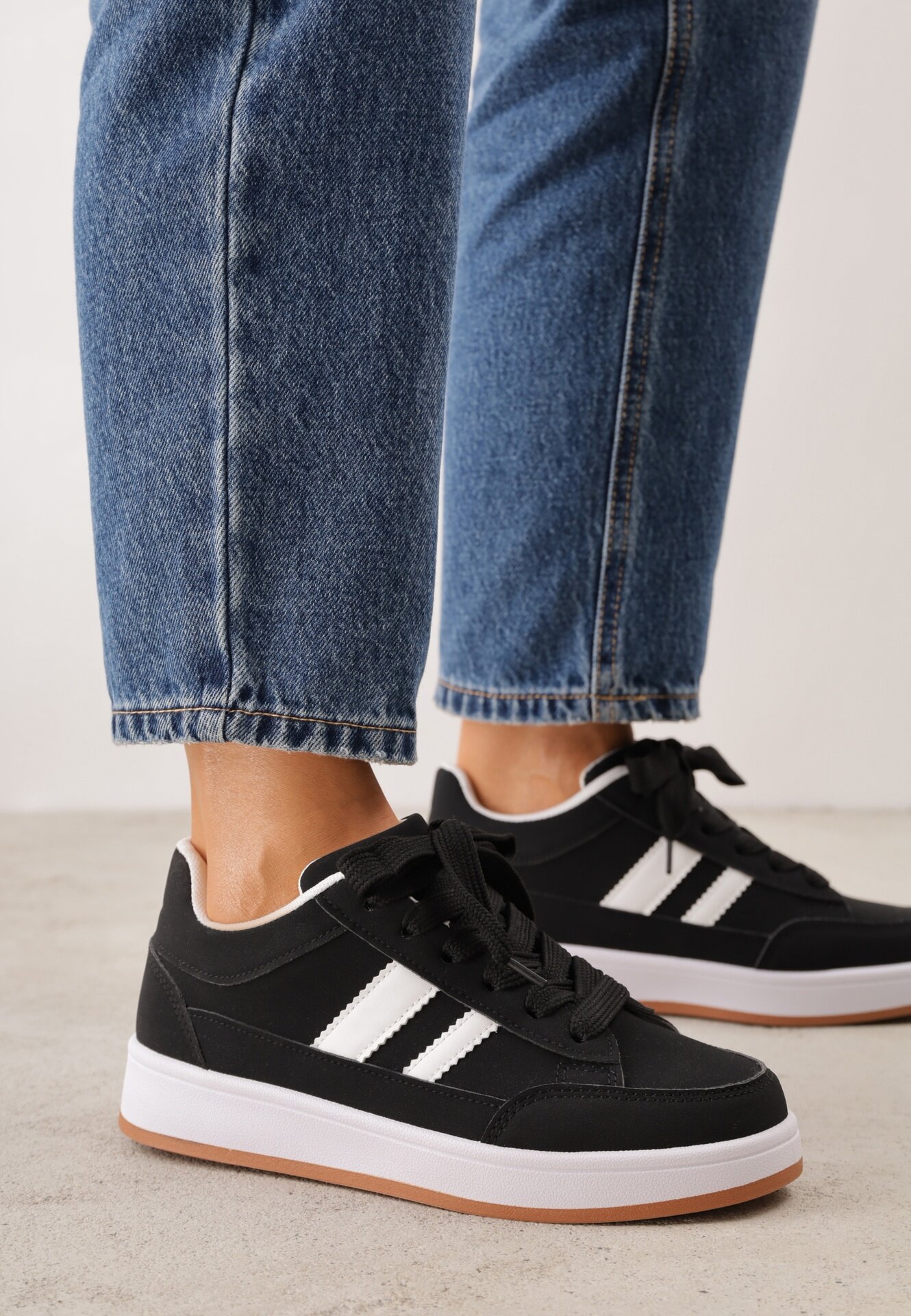  Sneakers Basic cu dungi laterale Adila Negri