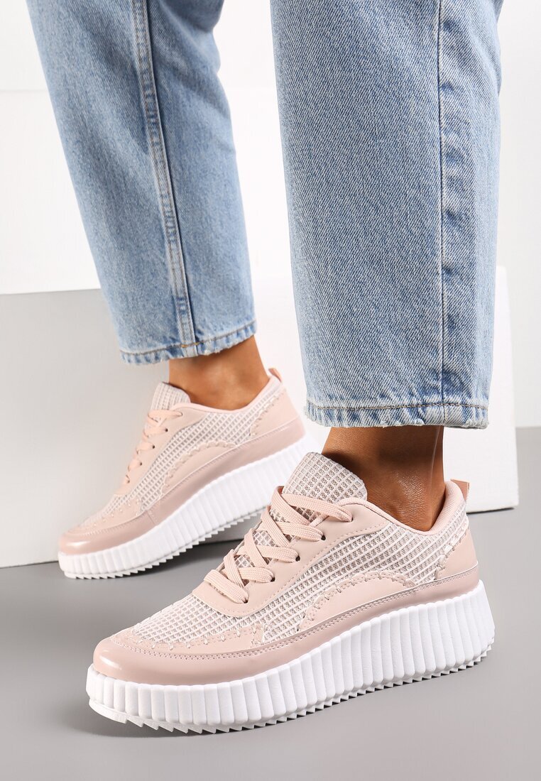  Sneakers Roz cu Platformă Decorați cu Nituri și Inserții Patchwork Jeneria