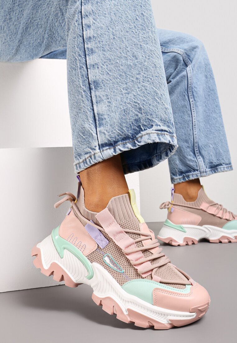  Sneakersi Roz Kharena