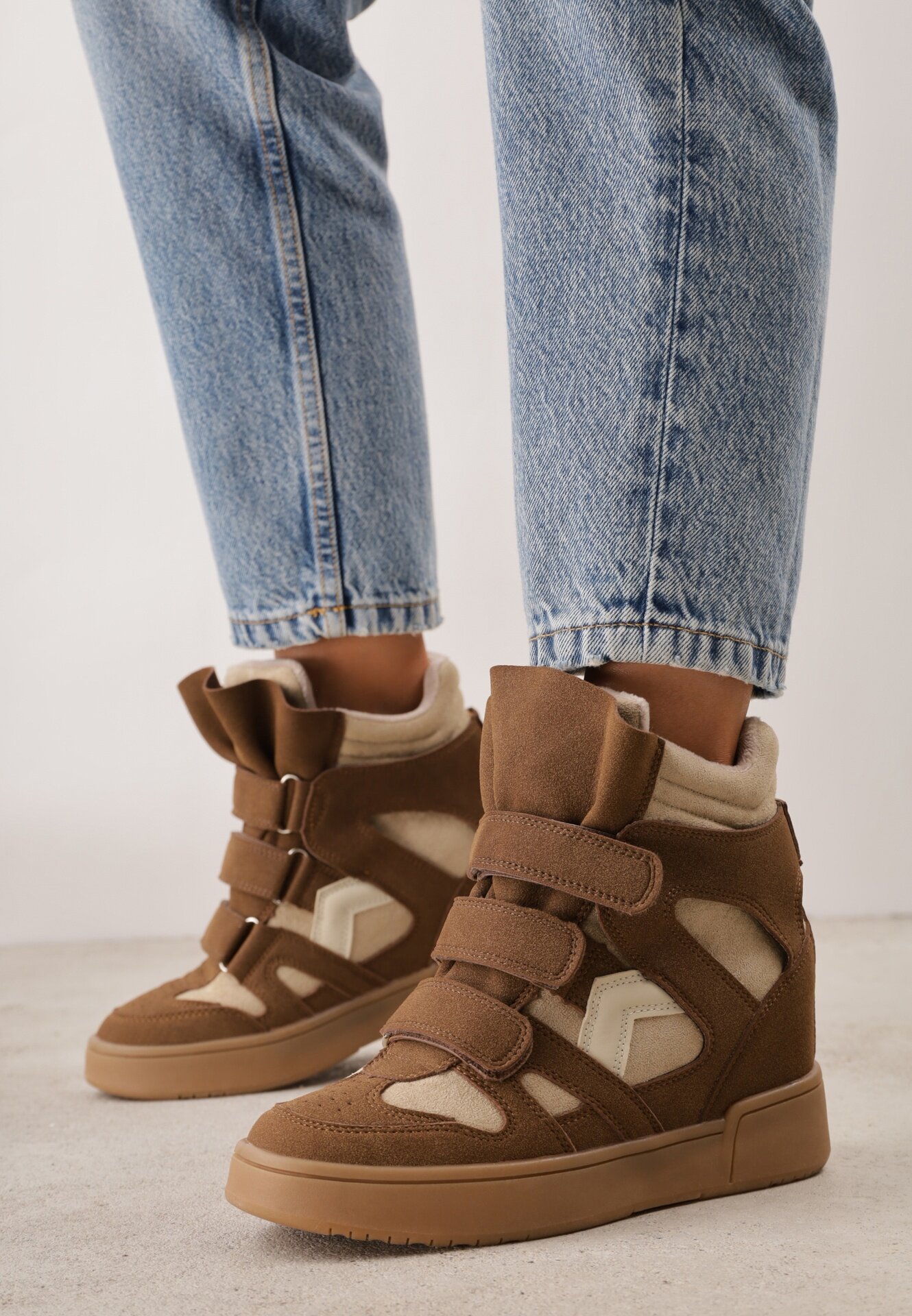  Sneakersuri Y2K pe platformă cu căptușeală și închidere cu scai Fatihi Maro