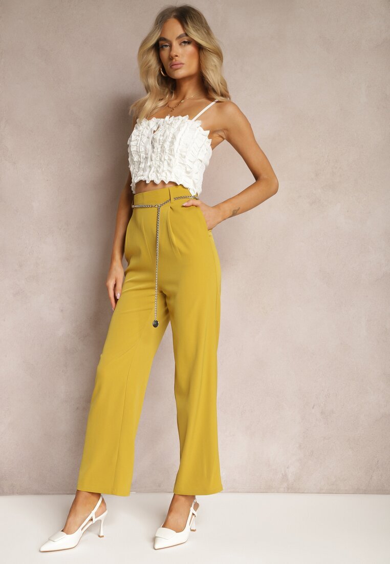 sophyline Pantaloni Galbeni Eleganți cu picioare evazate finisați cu un lanț decorativ în talie Hamophona