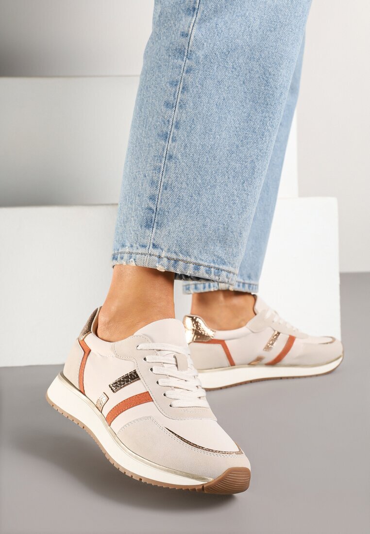 super mode Adidași bej cu model metalic Alusa