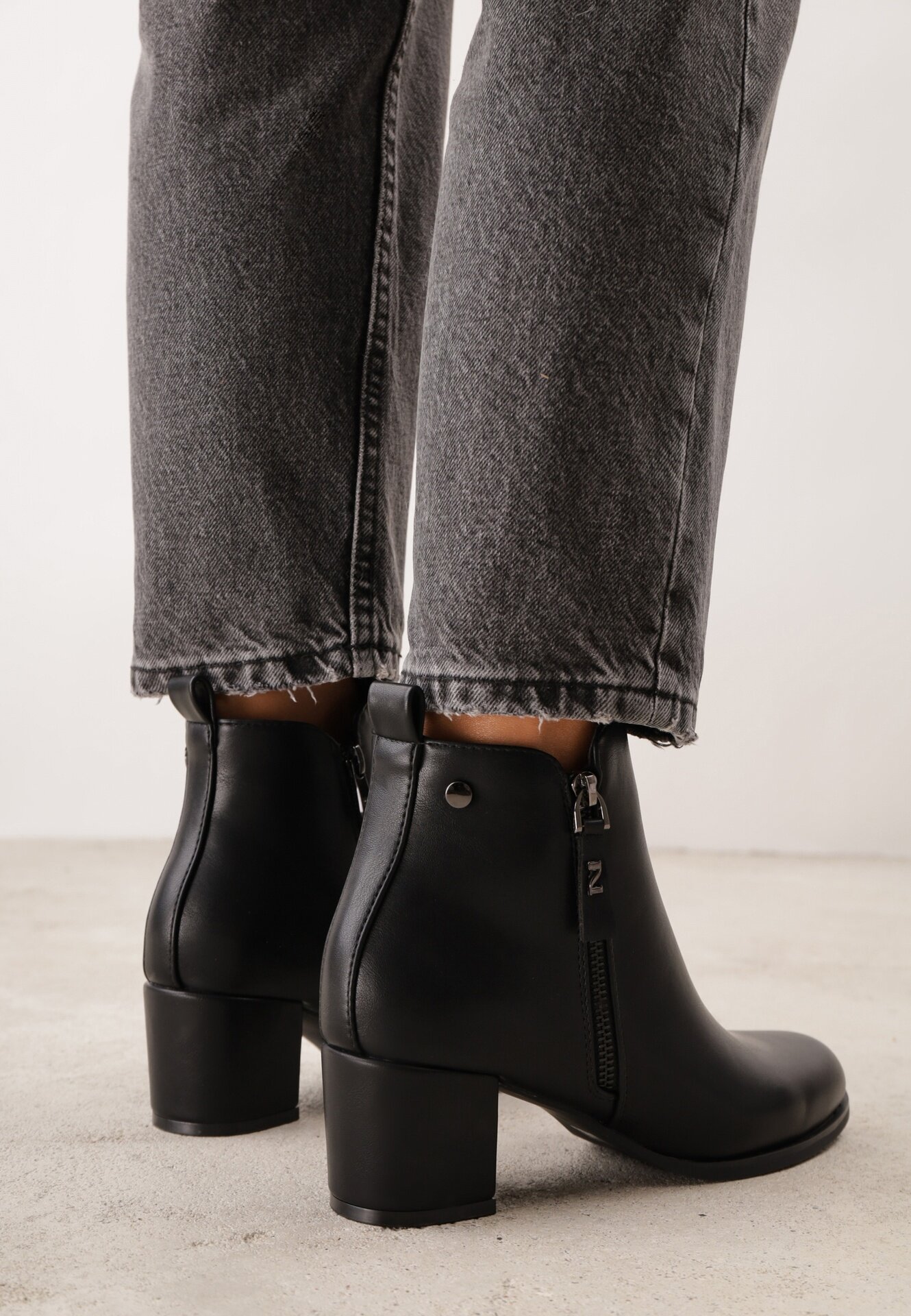 super mode Botine joase cu toc gros și fermoar decorativ Joceline Negre