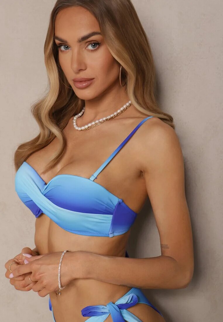 swest Chiloți de bikini tip figă și Sutien Bleumarin cu încrețituri cu model geometric Kinnira