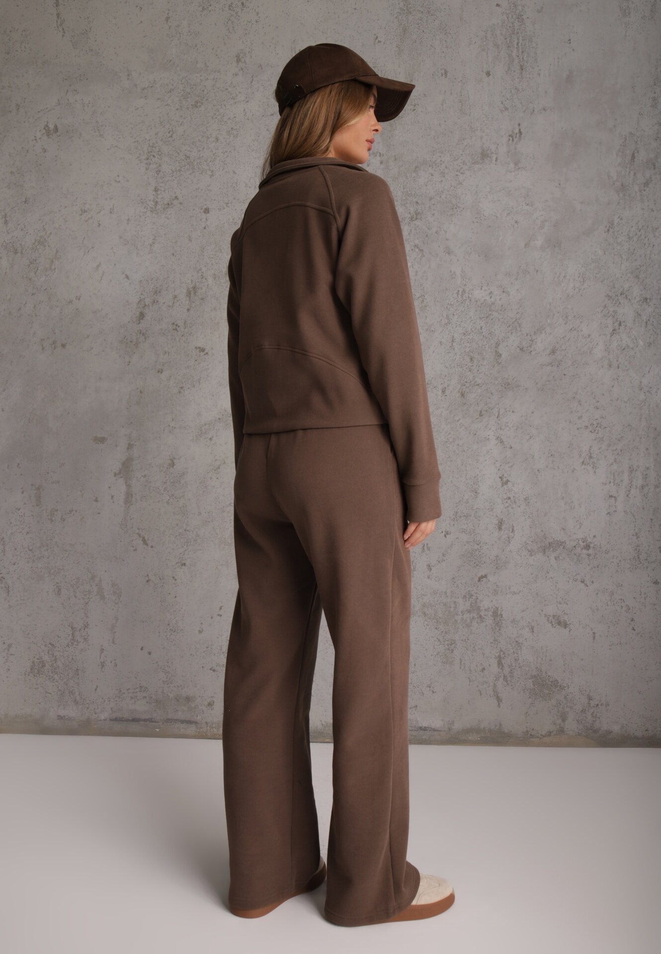 swest Set de trening cu pantaloni Wide Leg și bluză cu fermoar cu guler tip tunică Milia Maro