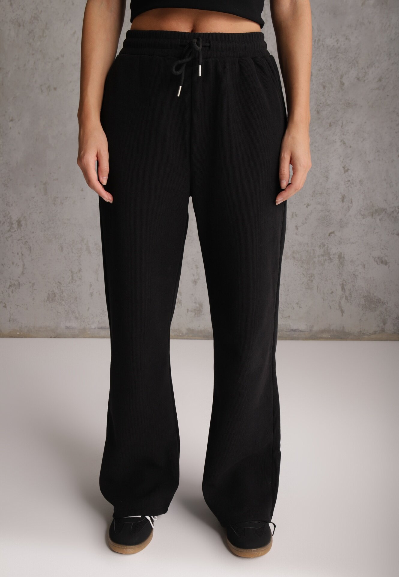 swest Set de trening cu pantaloni Wide Leg și bluză cu fermoar cu guler tip tunică Milia Negru