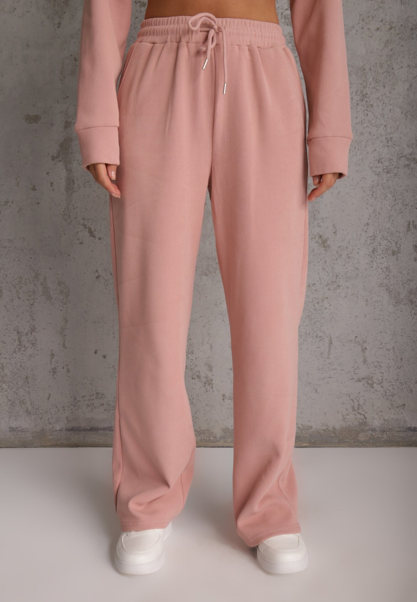 swest Set de trening cu pantaloni Wide Leg și bluză cu fermoar cu guler tip tunică Milia Roz