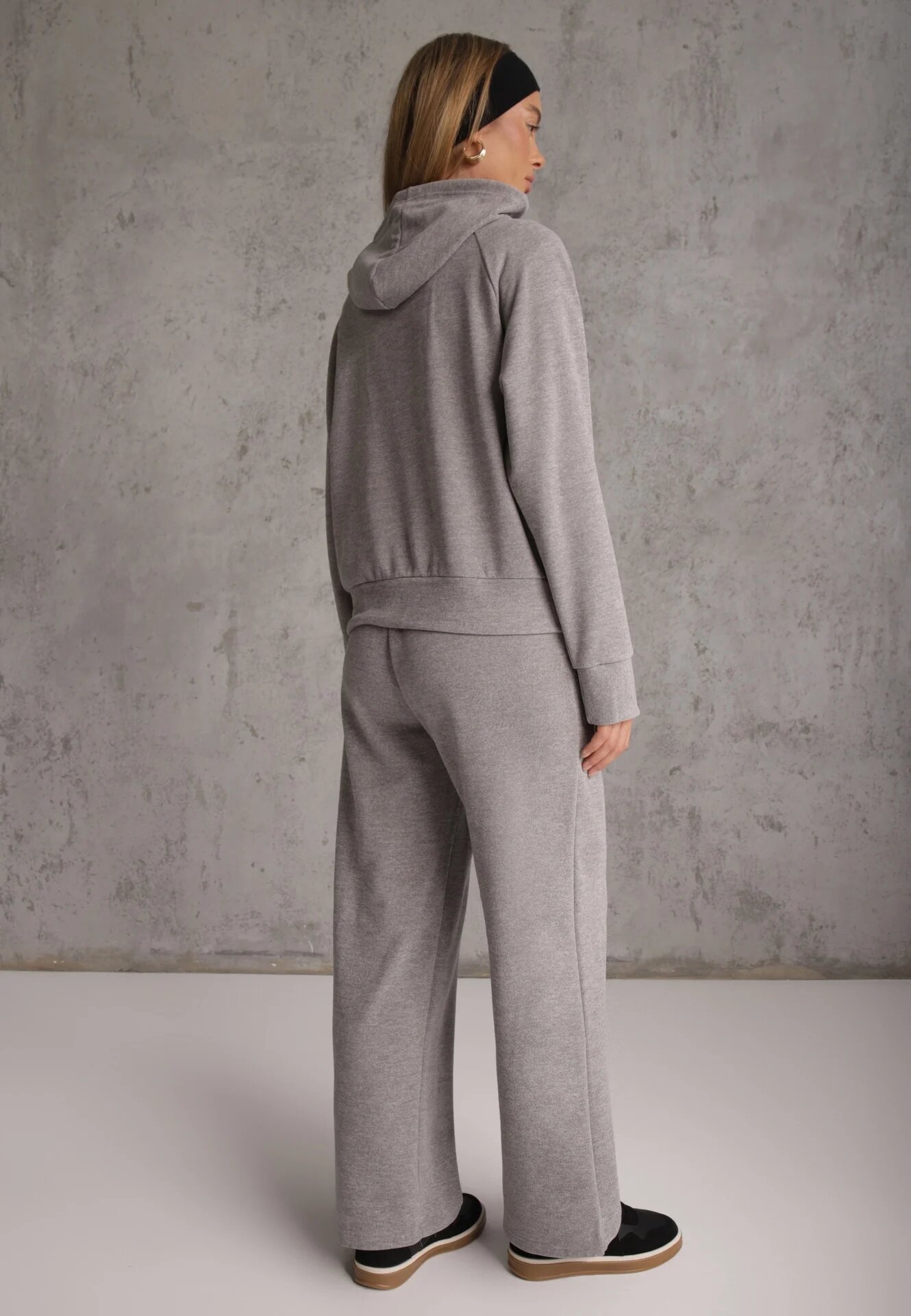 swest Set trening pantaloni Wide Leg și bluză cu glugă și aplicații Nailena Gri