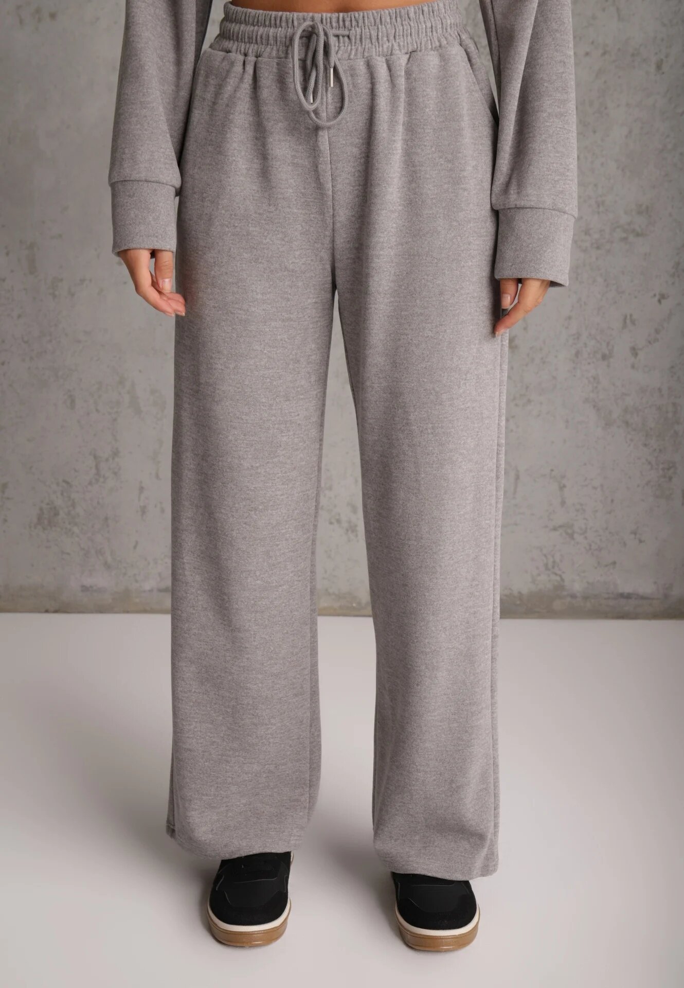 swest Set trening pantaloni Wide Leg și bluză cu glugă și aplicații Nailena Gri