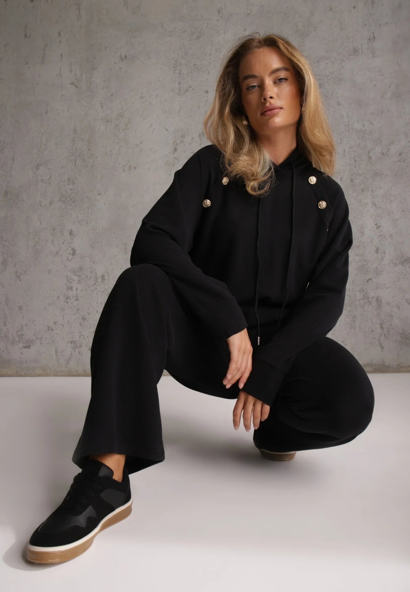 swest Set trening pantaloni Wide Leg și bluză cu glugă și aplicații Nailena Negru