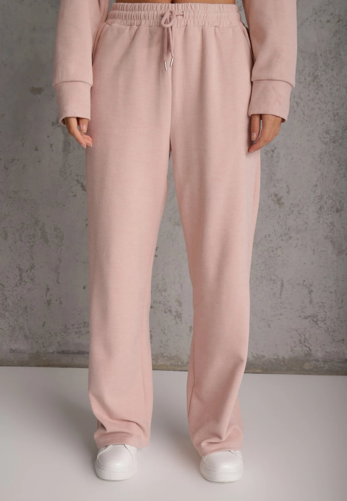 swest Set trening pantaloni Wide Leg și bluză cu glugă și aplicații Nailena Roz