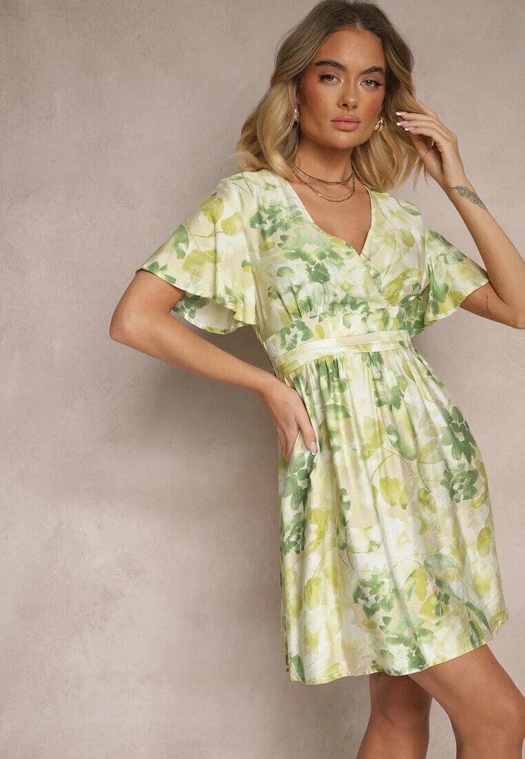 unigirl Rochie verde cloș din viscoză florală cu decolteu petrecut Zeledia
