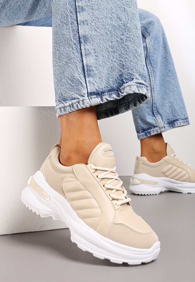 vices Adidași Bej Doreania
