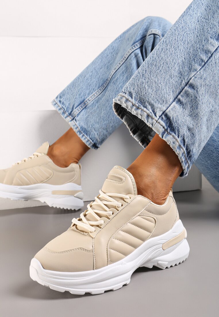 vices Adidași Bej Doreania