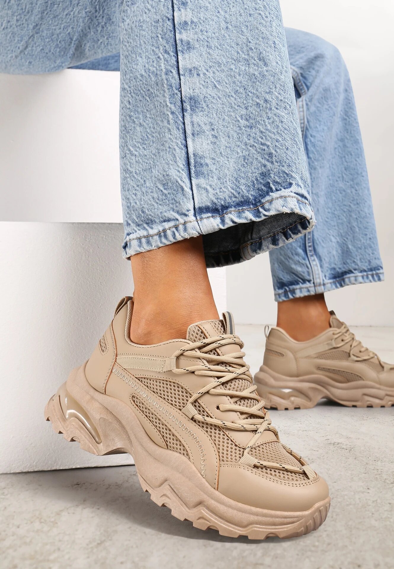 vices Adidași bej închis cu talpă masivă cu inserții din plasă și șireturi decorative Ollavia