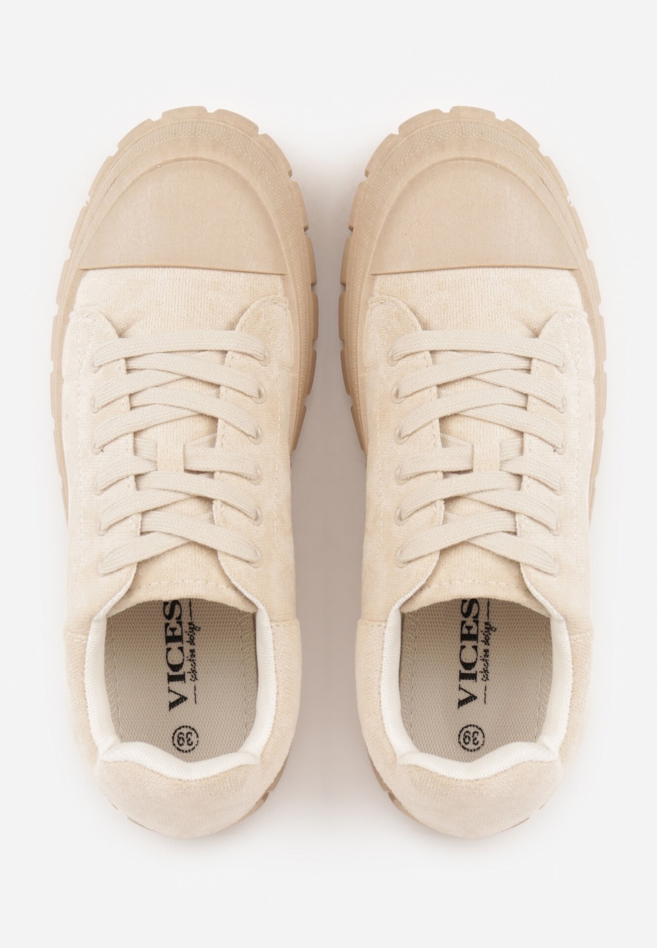 vices Adidași Bej pe Platformă cu Relief Decorați cu Perforații Leaniael