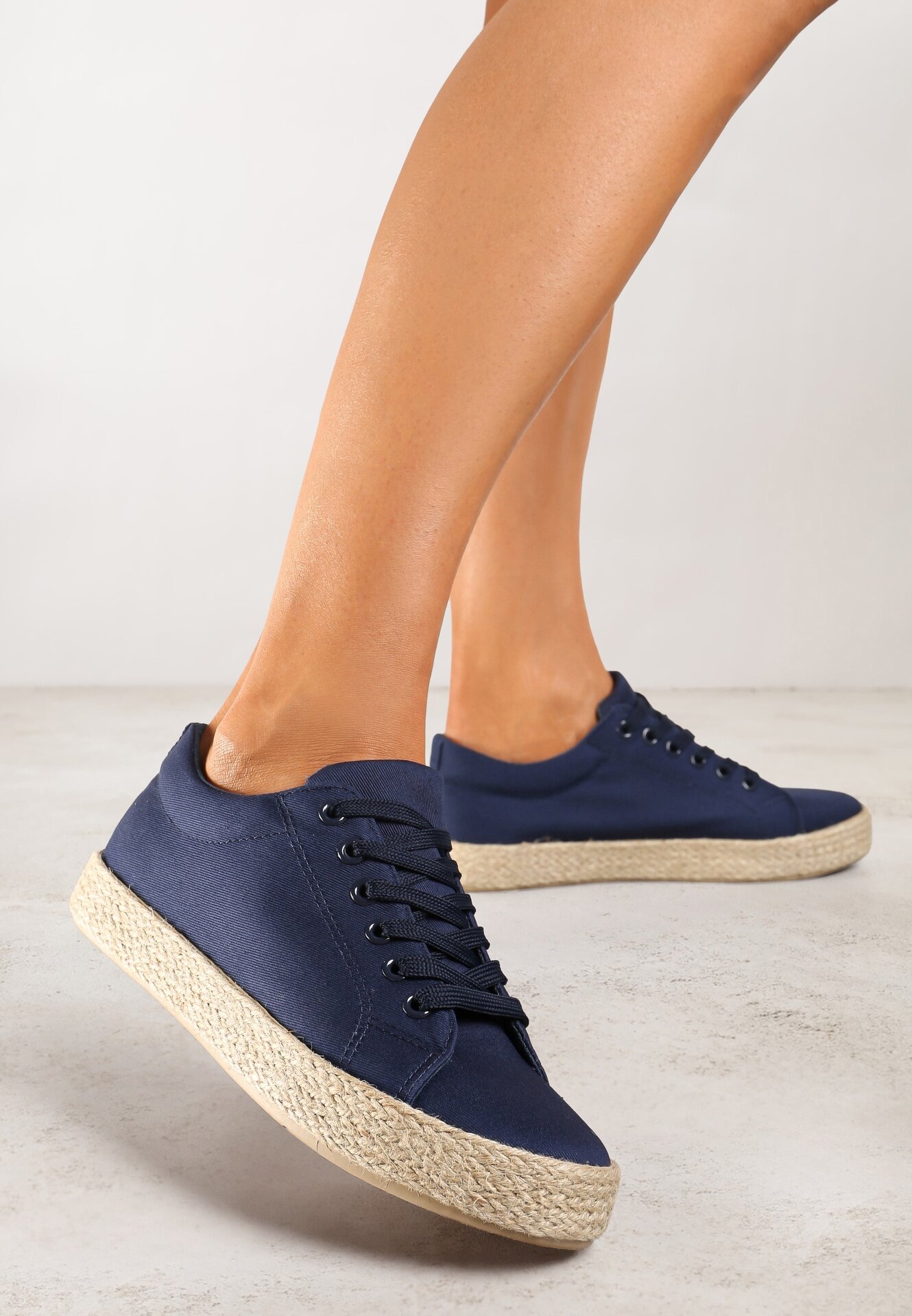 vices Adidași bleumarin She's Freaky