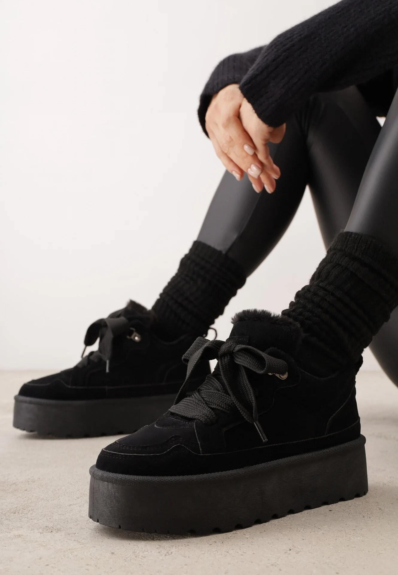 vices Adidași Negre Stilizate ca Ghete de zăpadă pe Platformă Cu detalii de blană Naleris