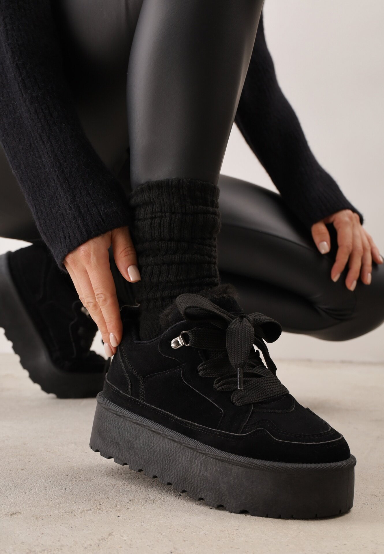 vices Adidași Negre Stilizate ca Ghete de zăpadă pe Platformă Cu detalii de blană Naleris